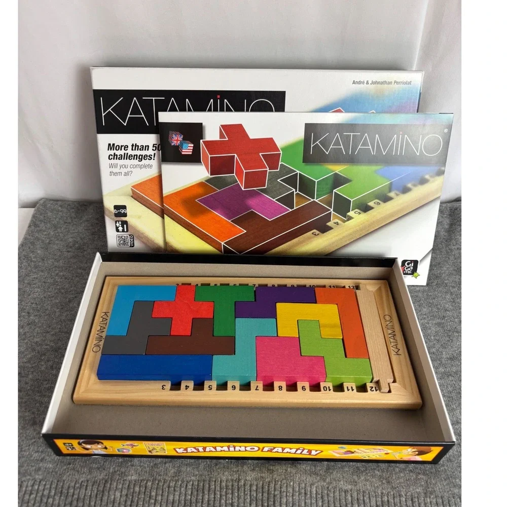 Gigamic Katamino Classic Wooden Board Game Logic Puzzle 500 Challenges GZKC-EN